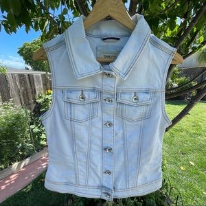 YMI Jeans | Y2K Vintage Light Washed Sleeveless Button Down Denim Jacket Vest